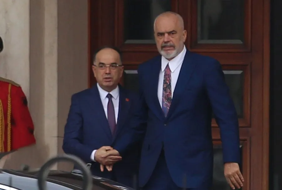 Shkarkimi i Ballukut, Rama takohet me Begajn për t’i dorëzuar ndryshimet në qeveri