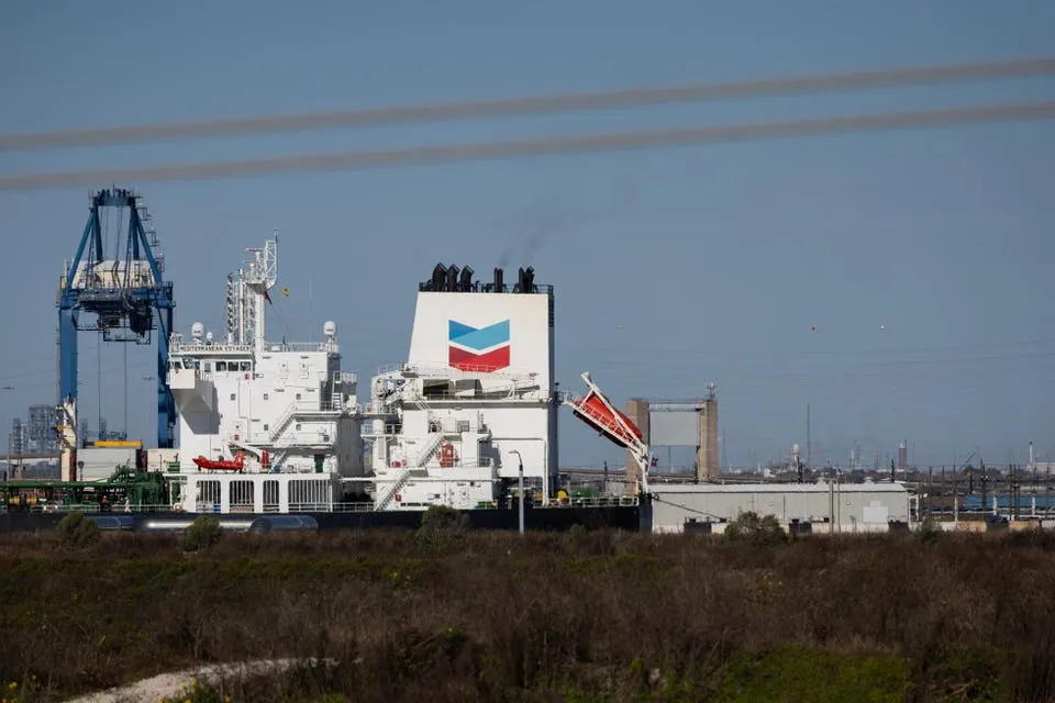 Si rënia e Iranit dhe Venezuelës po rrit pasurinë e miliarderëve të cisternave të naftës