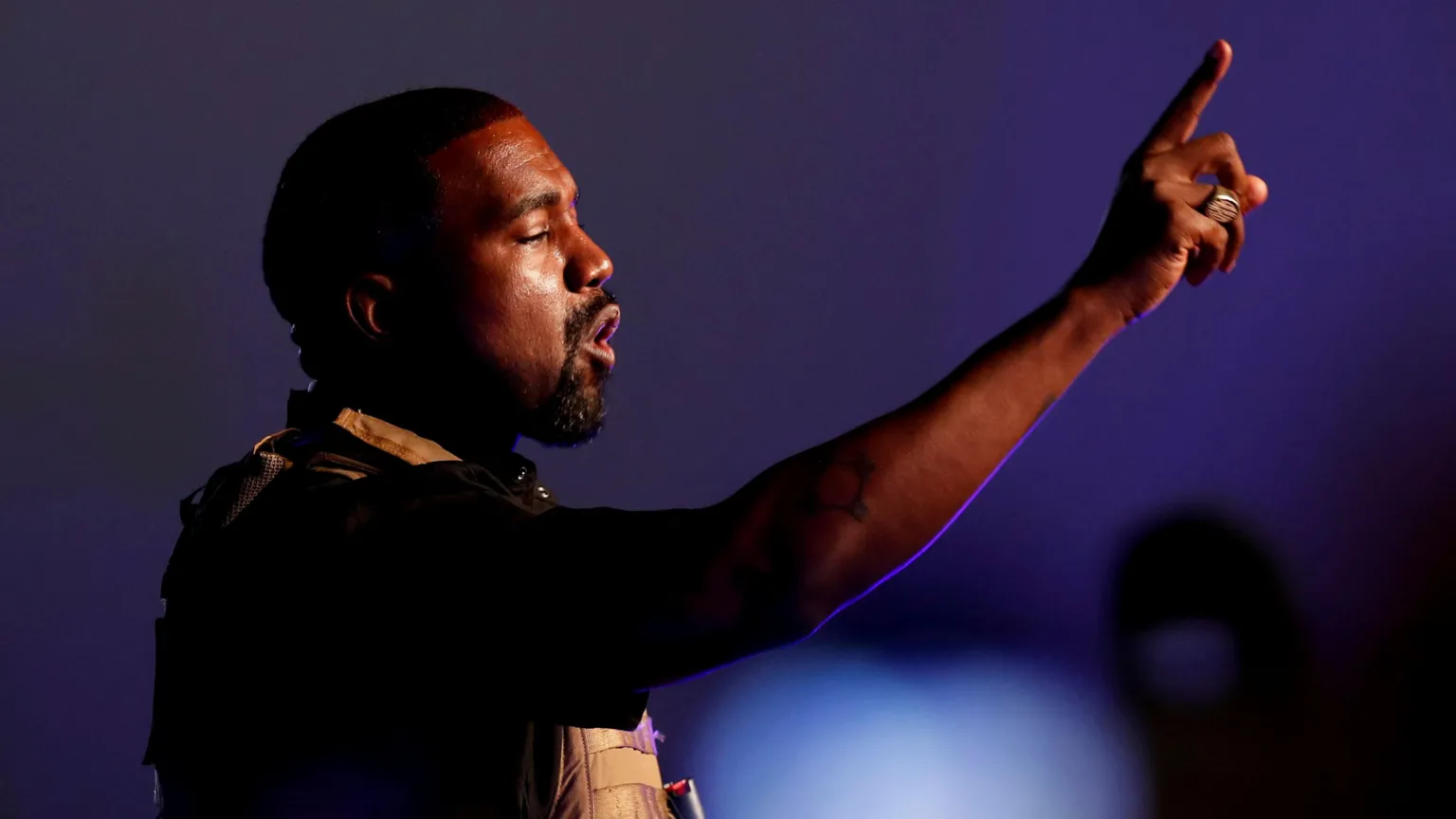 Kanye West urdhërohet të paguajë 140 mijë dollarë në padinë për rinovimin e rezidencës në Malibu