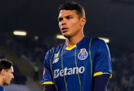Thiago Silva thyen rekordin historik në Europa League