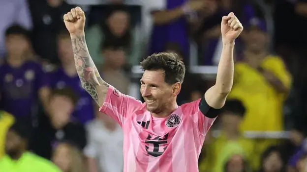 Messi shënon 900 gola në karrierë
