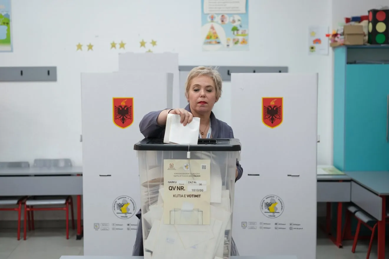 Sistemi i financimit të fushatave zgjedhore minon pluralizmin politik në Shqipëri