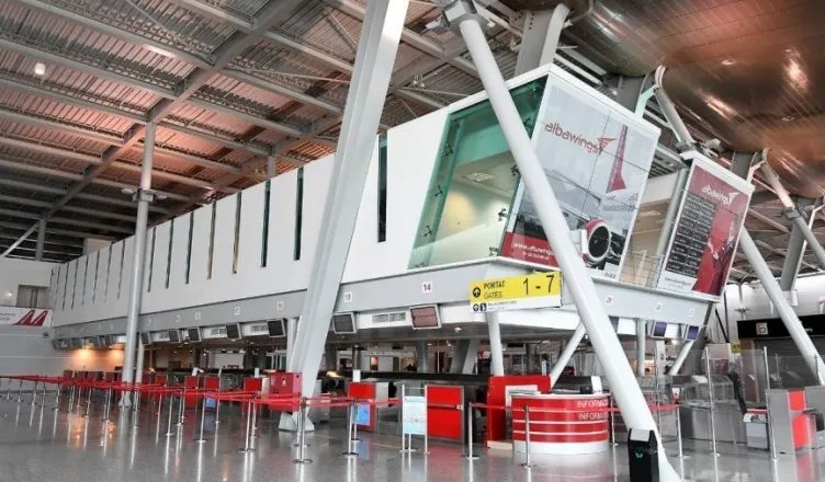 Tensionet në Lindjen e Mesme! Aeroporti “Nënë Tereza”: Anulohen fluturimet
