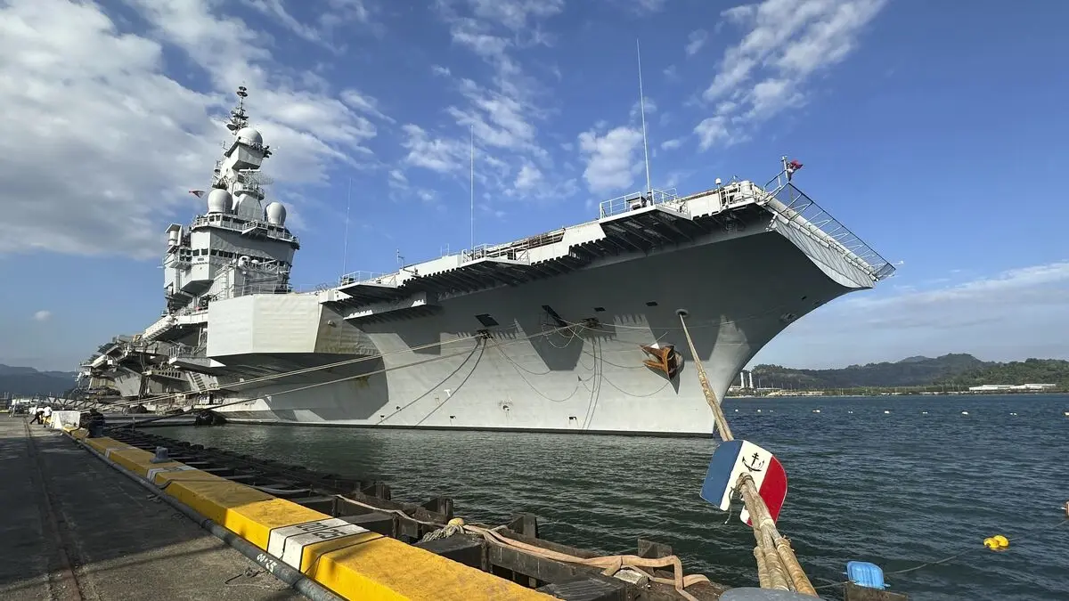 Pas Britanisë edhe Franca/ Macron: Do të dërgojmë aeroplanmbajtësen në Mesdhe