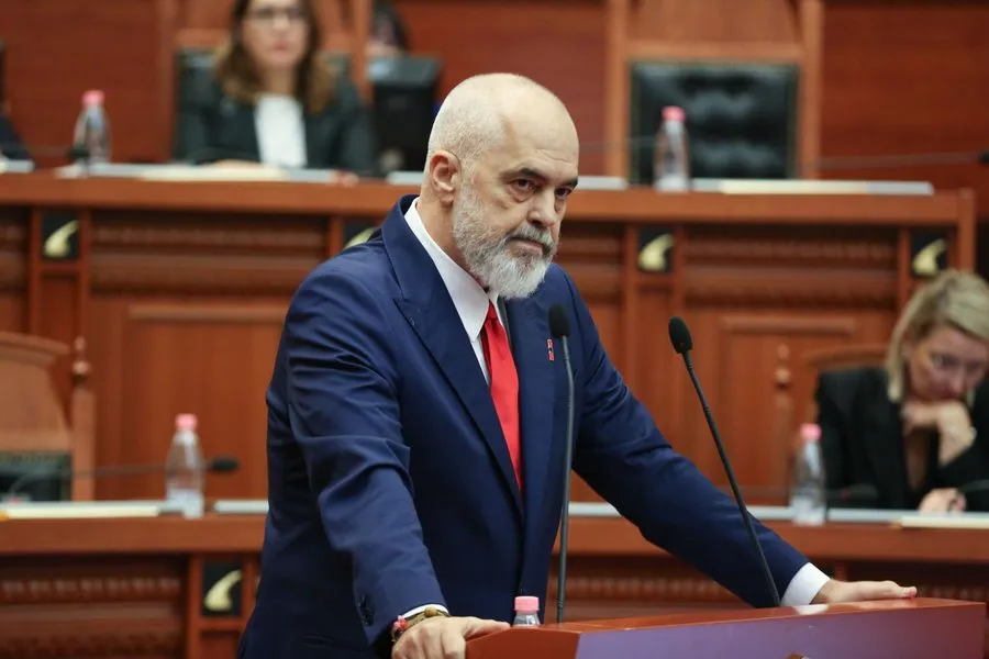 Seanca për Ballukun/ Deputetëve të PS u kërkohet të shkojnë herët në Kuvend, mungesat do cilësohen shkelje