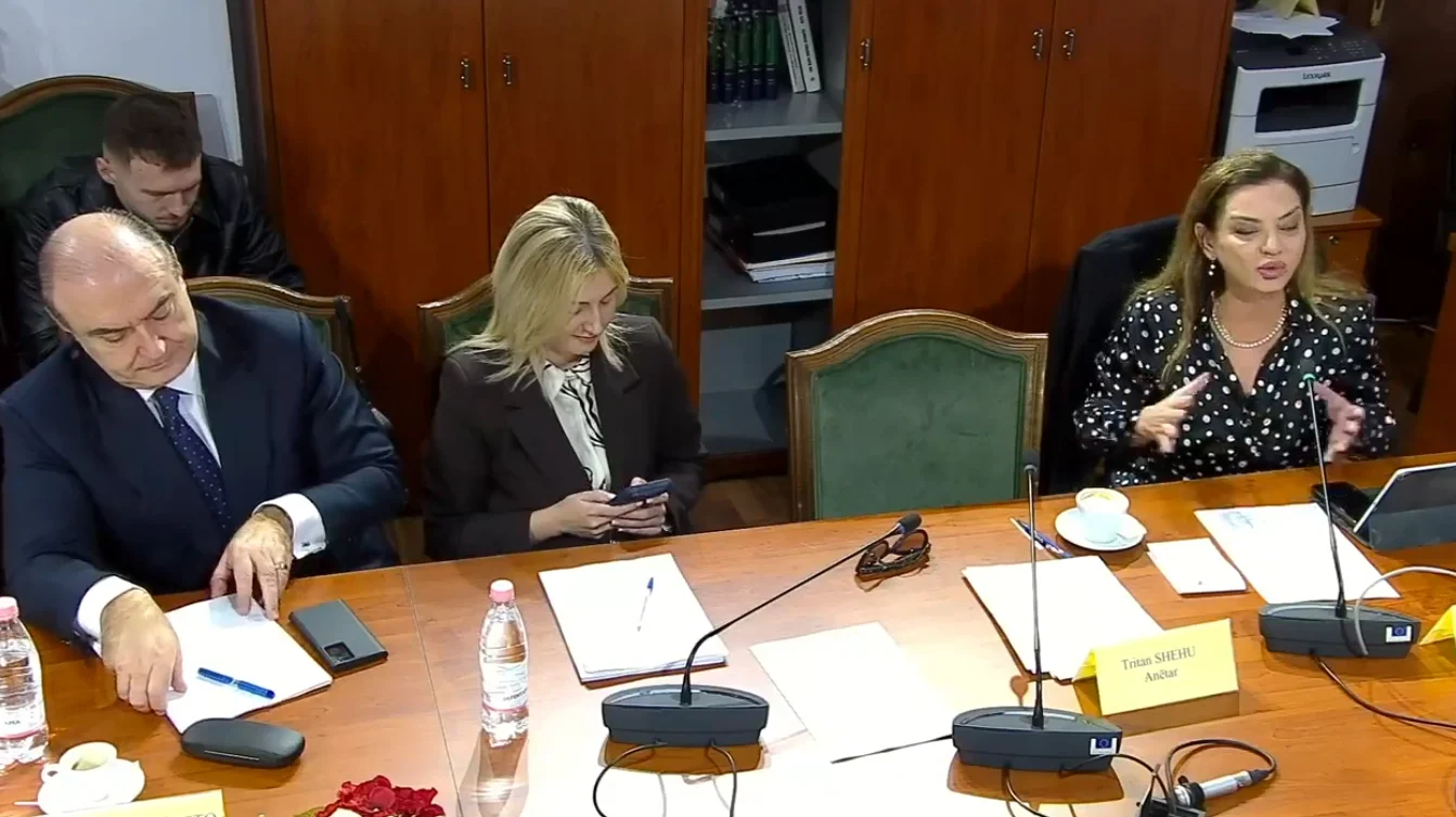 “0900, këtë numër kam për ty”/ Vokshi reagon pas ofendimit nga Balla: U ndjeva e lënduar nga kryetari i Kuvendit dhe gratë socialiste që s’reaguan