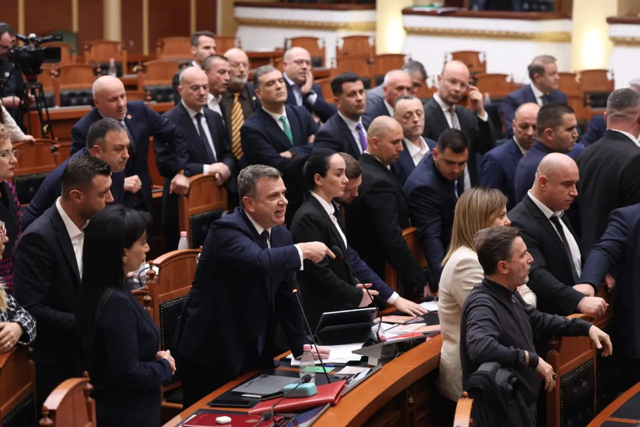 PS kërkon përjashtimin e Bardhit dhe Balliut nga Kuvendi