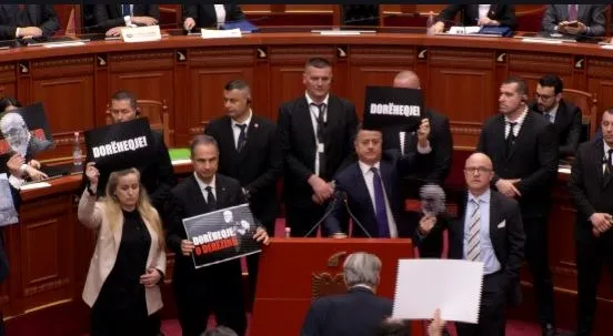 PS nuk dorëzon Belinda Ballukun, rrëzohet me 82 vota kundër kërkesa e SPAK për dhënien e autorizimit për arrestimin