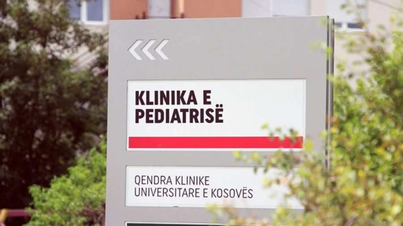 E rëndë në Prishtinë/ Prindërit dhunojnë 5-vjeçarin, dyshohet se i prenë gishtat e këmbës, reagon spitali: Është në kujdes intensiv
