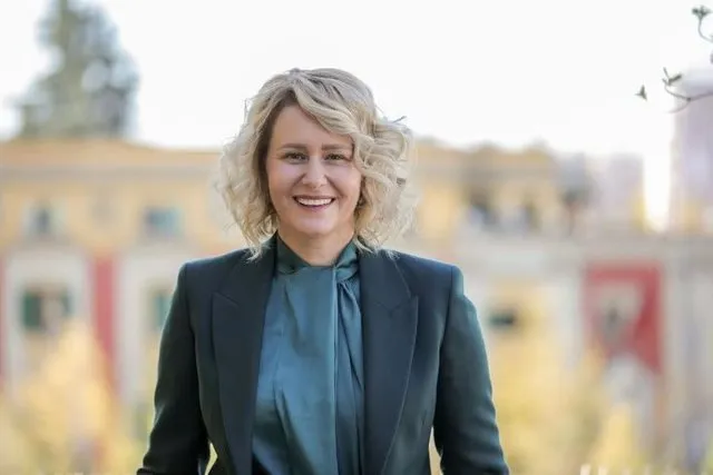 Nga Bashkia e Tiranës në qeveri, ish-nënkryetarja emërohet zëvendësministre