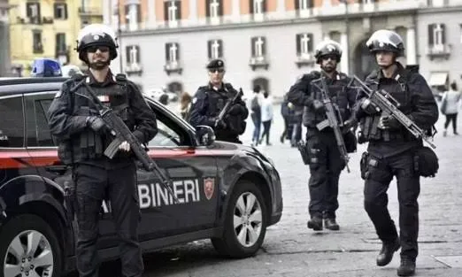 Përplasje me armë në Itali, banda italo-shqiptare plagos një polic