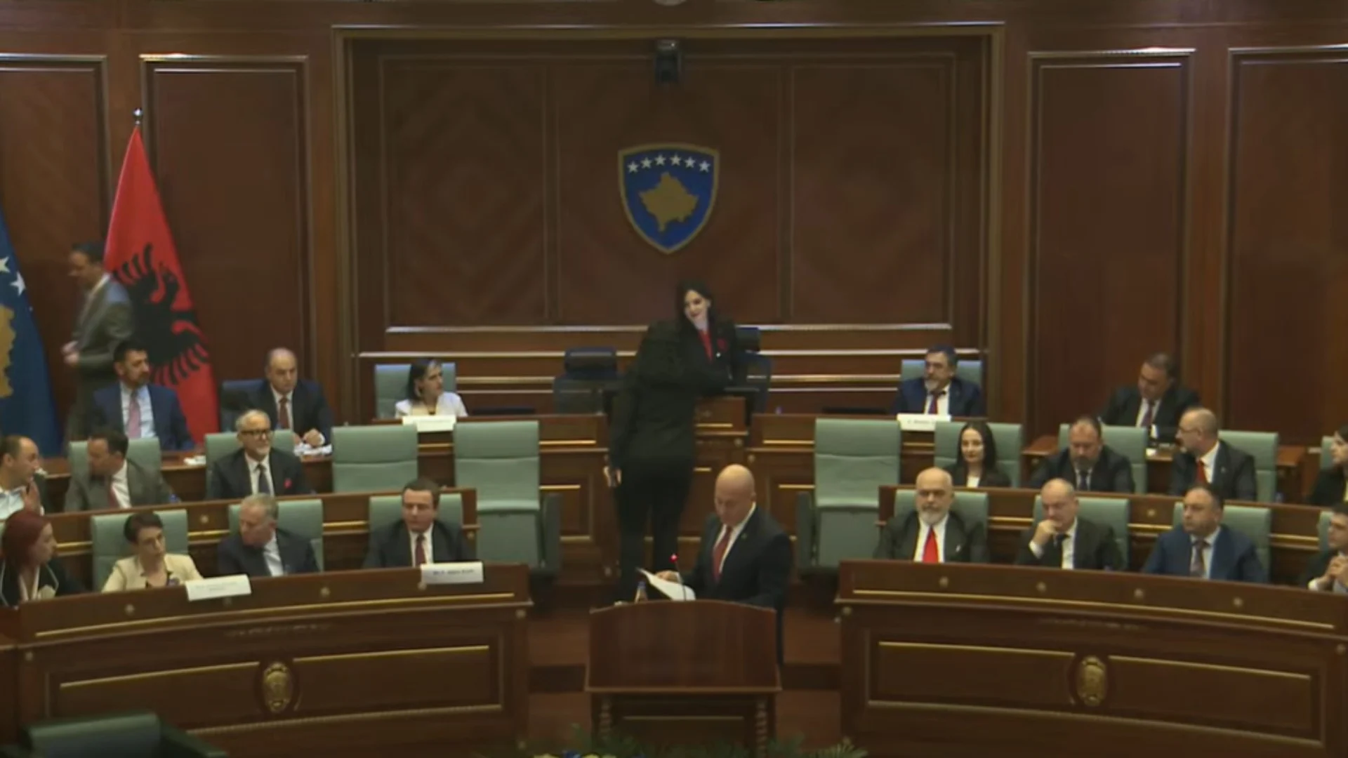 Kushtetuesja rrëzon dekretin e Vjosa Osmanit, nis afati 34-ditor për zgjedhjen e Presidentit