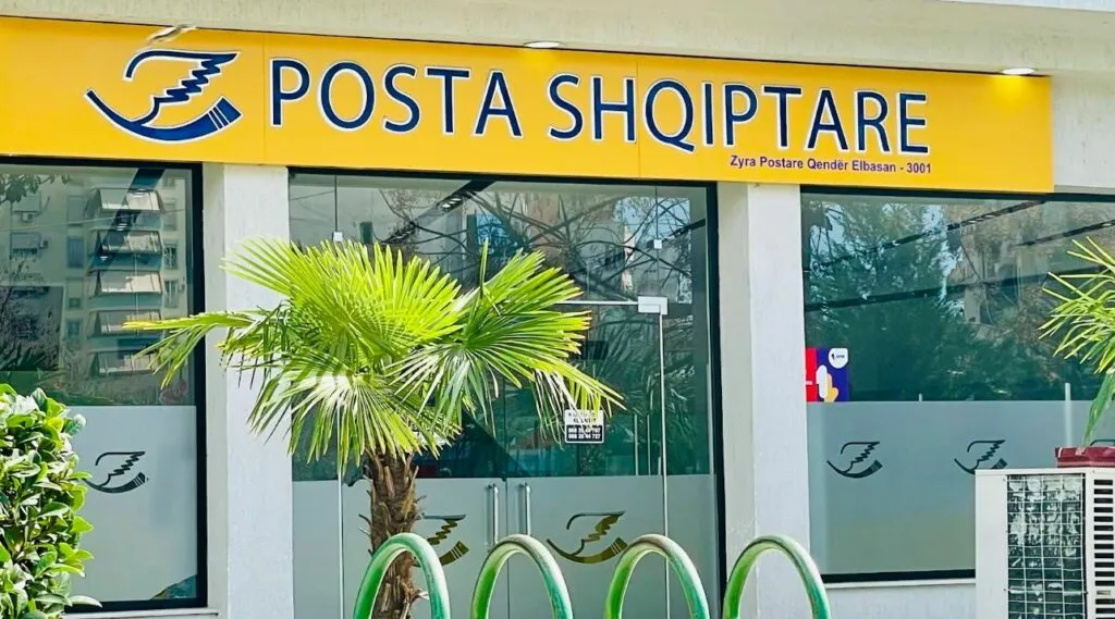 Nën hetim punonjësja e Postës në Elbasan, si i përvetësoi mbi 300 mijë lekë