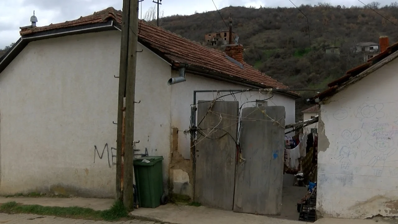 Detaje nga keqtrajtimi i 5-vjeçarit në Prishtinë/ Flasin fqinjët: Dëgjonim të qara dhe britma në mes të natës