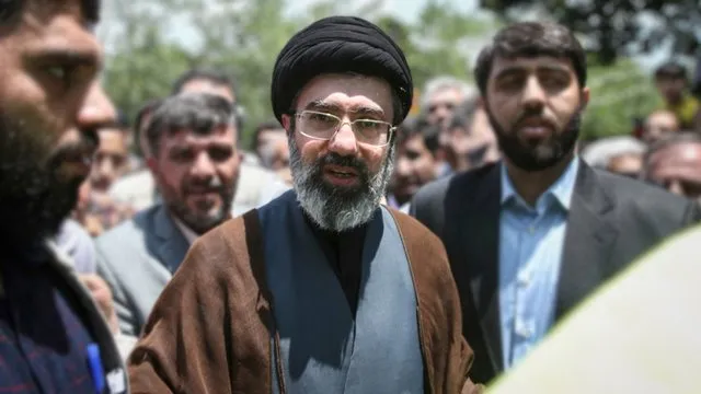 Irani me udhëheqës të ri suprem, Mojtaba Khamenei merr postin pas vdekjes së babait