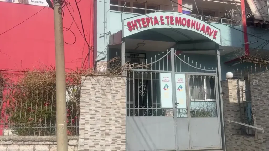 Vdekja e të moshuarës, procedohet drejtoresha dhe kryekujdestarja e azilit në Gjirokastër