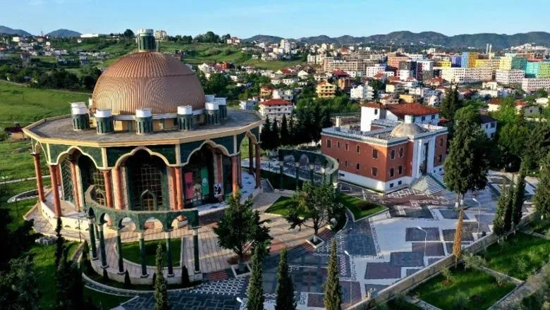 Besimtarët bektashianë festojnë sot Ditën e Sulltan Novruzit