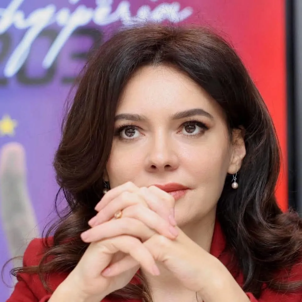 Elisa në botën përtej PS-së, përse Spiropali duhet të flasë me emra 