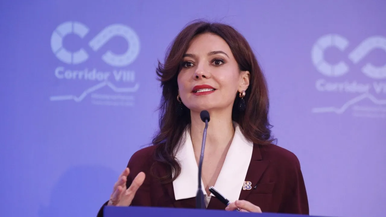 Media europiane: BE po monitoron debatin Rama-Spiropali, përçarja në PS lidhet edhe me çështjen Balluku