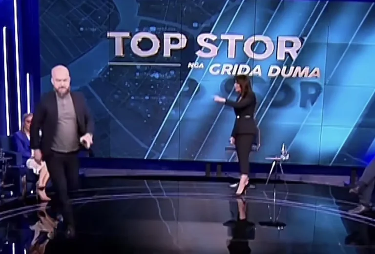 Sherr i madh në studio/ Grida Duma nxjerr nga studio Alfred Lelën: Gishtin fute ku të duash