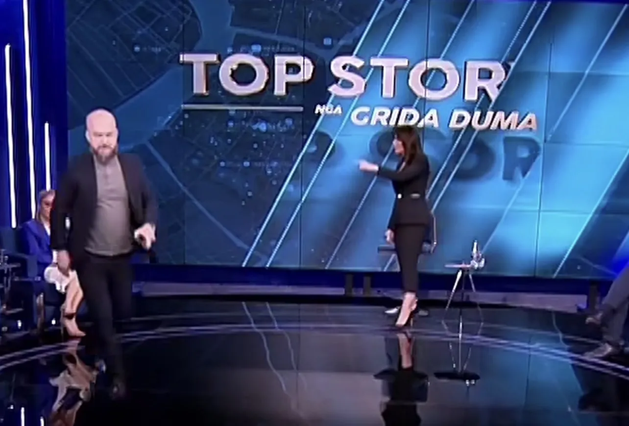 Sherr i madh në studio/ Grida Duma nxjerr nga studio Alfred Lelën: Gishtin fute ku të duash