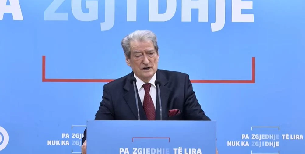 Pak orë para protestës, Berisha zbulon skenarin dhe u bën thirrje qytetarëve për t’iu bashkuar tubimit