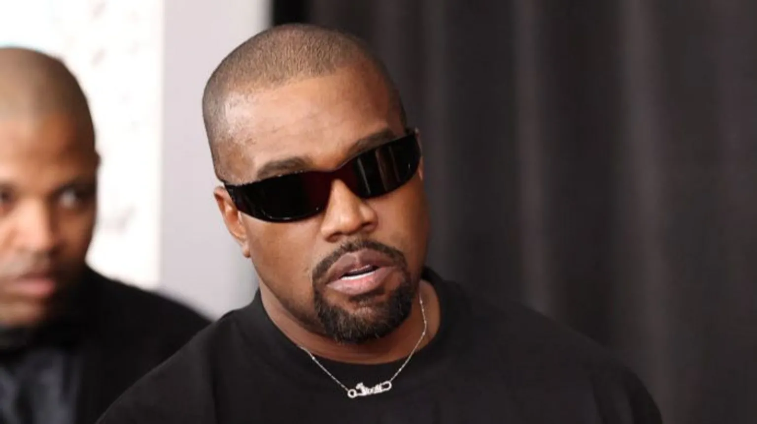 Pepsi tërhiqet si sponsor i festivalit muzikor në Britani! Shkak, Kanye West