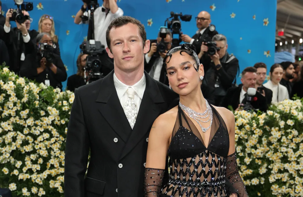 Dua Lipa dhe Callum Turner po planifikojnë martesën, detaje nga ceremonia që do të zhvillohet në verë