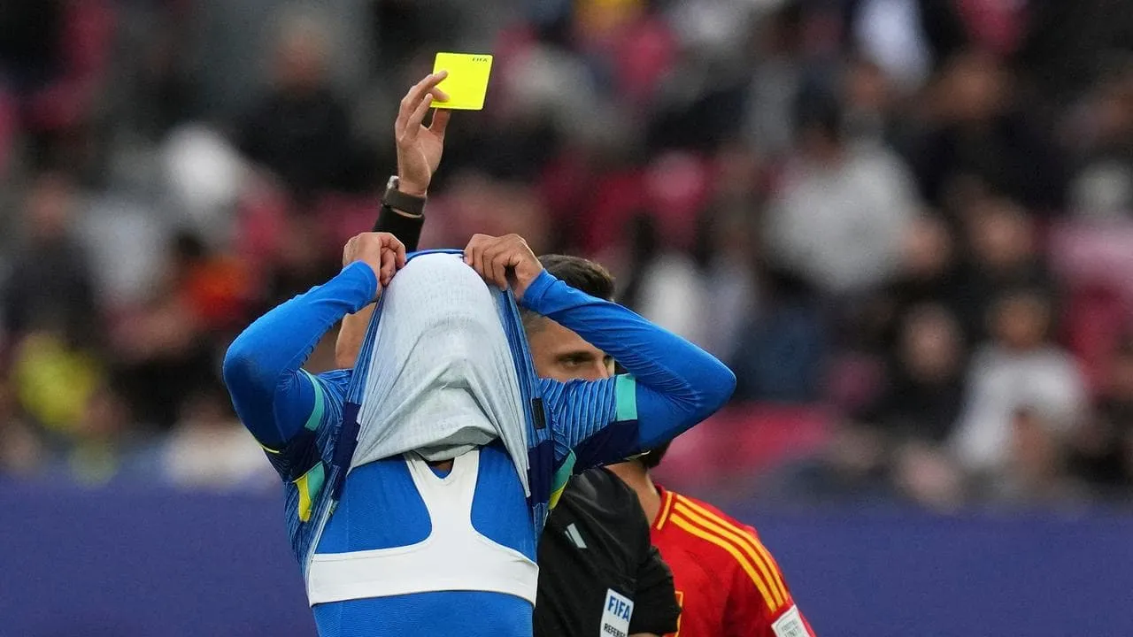 FIFA do të zbusë rregullin e pezullimit me karton të verdhë në Kupën e Botës