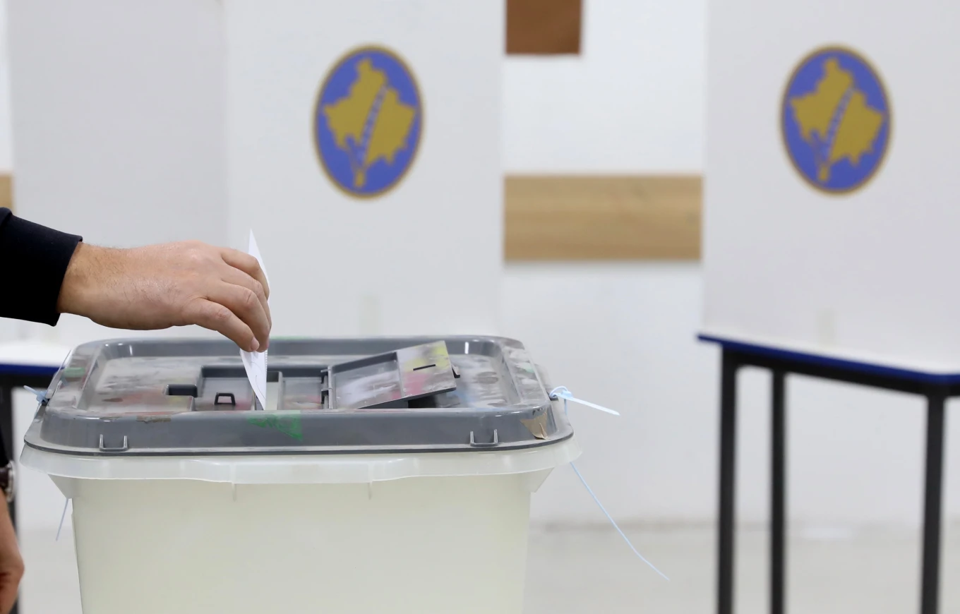 KQZ-ja propozoi 7 qershorin, presidentja në detyrë e Kosovës fton në takim partitë politike për caktimin e datës së zgjedhjeve