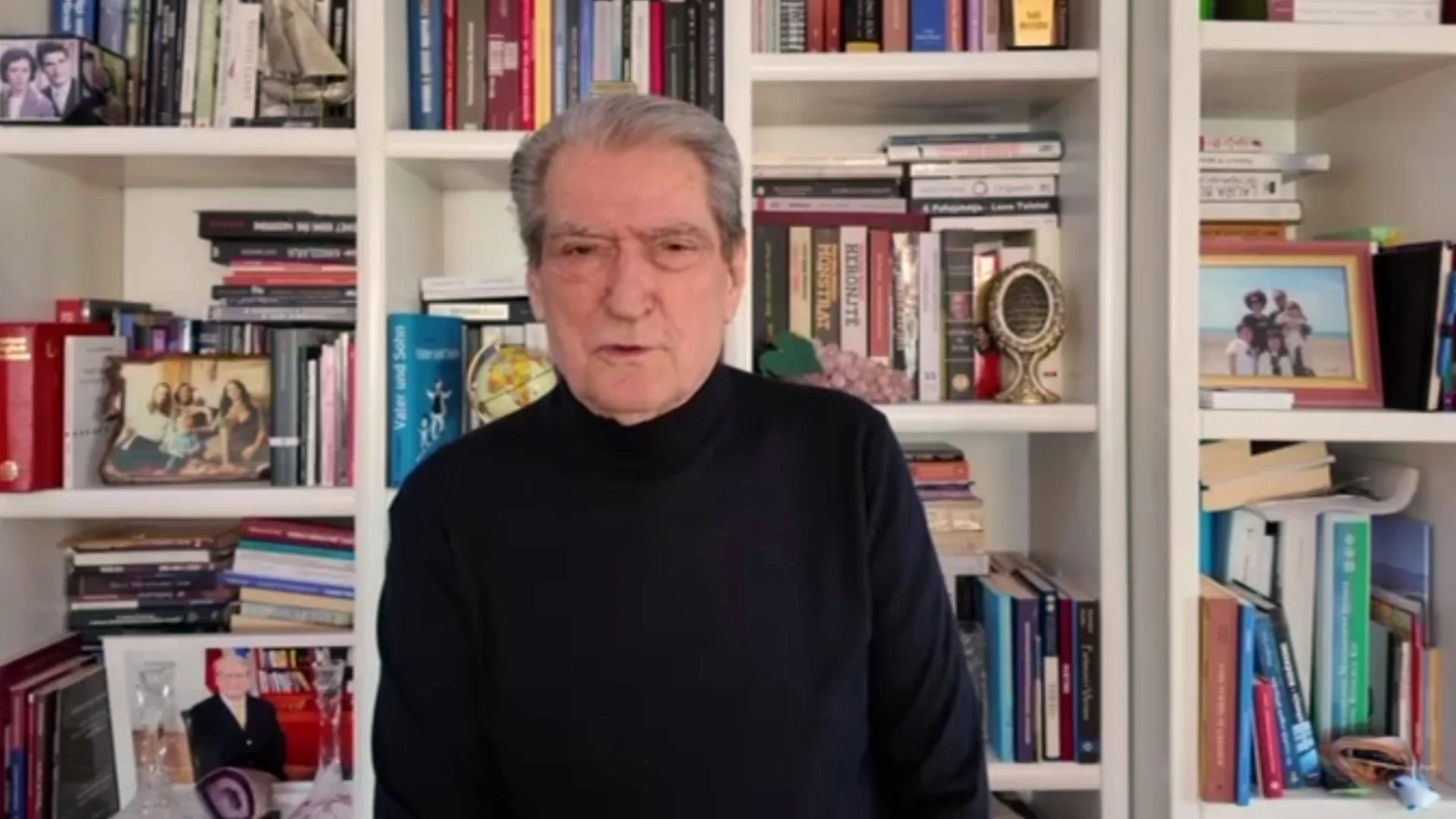 “Mashtron për rrogat dhe pensionet”, Berisha i përgjigjet Ramës: Pensionistët marrin sa 2 kg domate në muaj