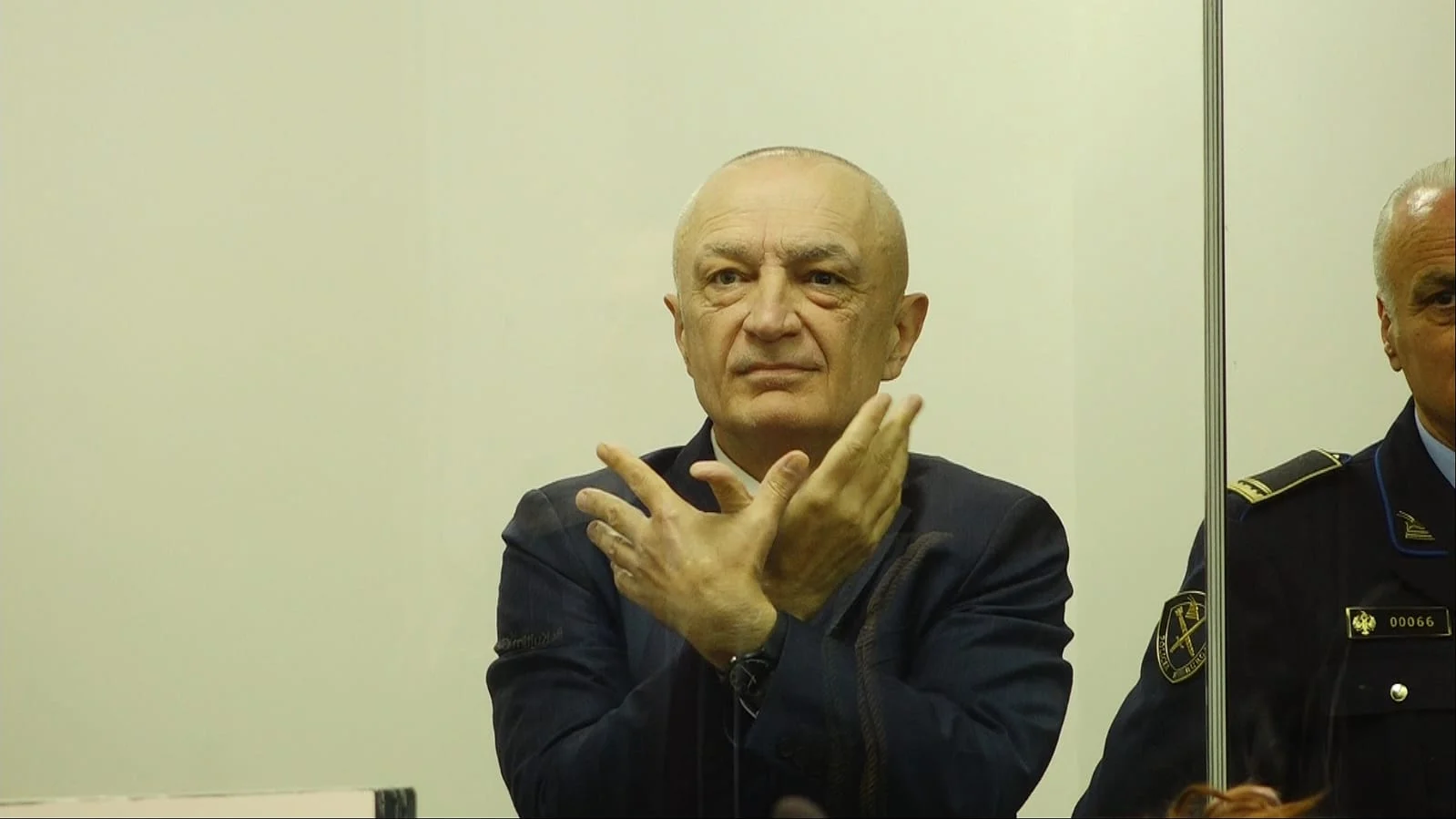 “Qeli me erë fekalesh dhe trajtim çnjerëzor’”/ Gazetari publikon denoncimin tronditës për Ilir Metën në burg