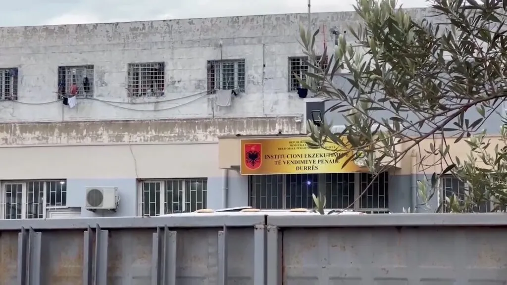 Po i çonte drogë E.V në burgun e Durrësit, kapet nga policia e burgjeve