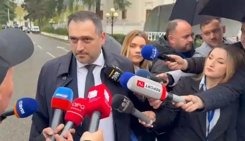 Alarmi i Ambasadës së SHBA, ministri i Mbrojtjes: S‘ka vend për shqetësim!