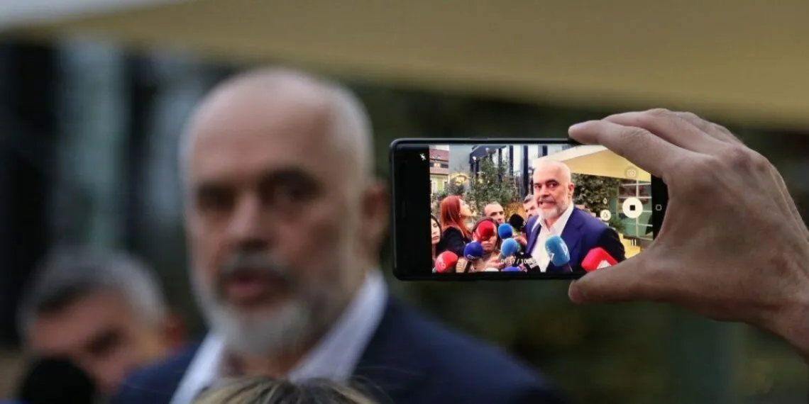 Si po i detyron burokracia gazetarët që të heqin dorë nga kërkesat për informacion