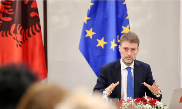 I quajti shqiptarët e Maqedonisë së Veriut “idiotë”/ Ferit Hoxha: shmang përgjigjen: Keni ngelur te java e kaluar
