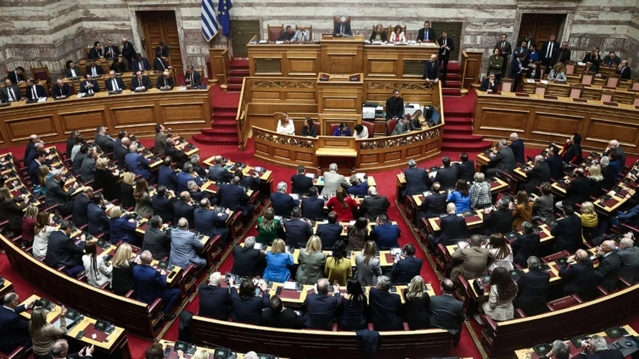 Skandali me fondet e BE/ Parlamenti grek heq imunitetin për 13 deputetë