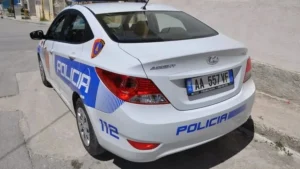 “Iu thashë mos bëni zhurmë, por më fyen”/ Flet polici që u dhunua, nga grupi i të rinjve në Sarandë