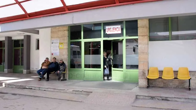 FOTO/ Spitali i Korçës në gjendje të mjerueshme