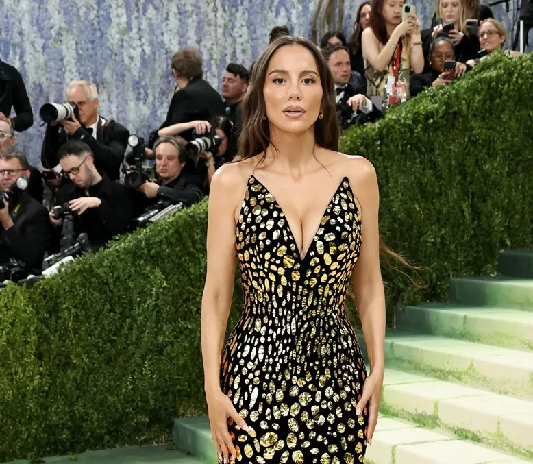 Mira Murati mes yjeve në Met Gala