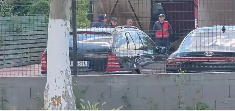 Sherr në një lavazh në Fier, plagoset me thikë 35-vjeçari, arratiset autori