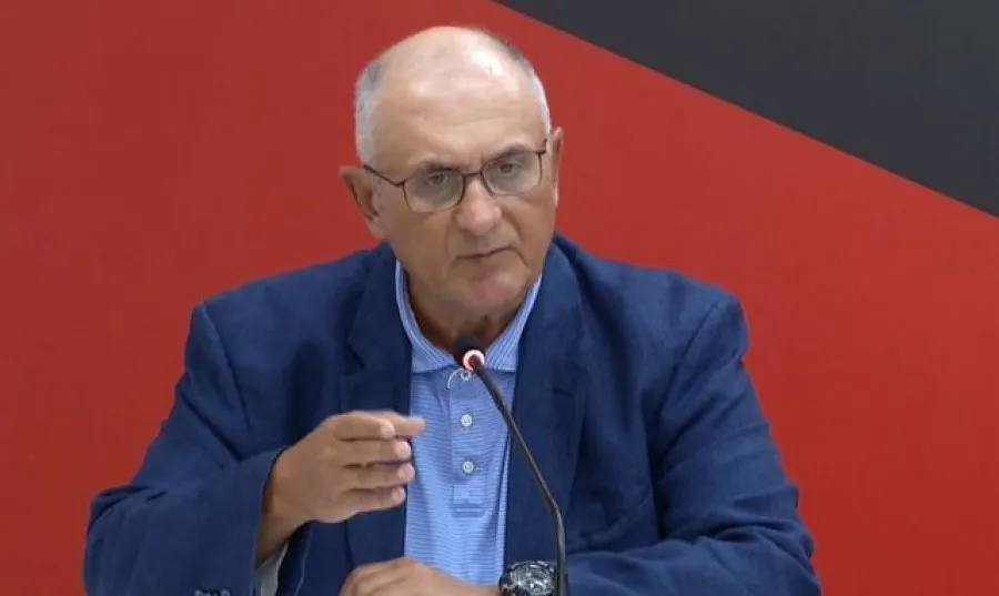 Petrit Vasili: Ministri i Jashtëm Hoxha, një Shvejk “romantik”
