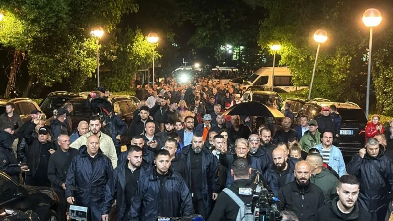 Mbyllet tubimi/ Berisha drejton protestuesit për tek selia e PD-së: Do bëjmë bilancin