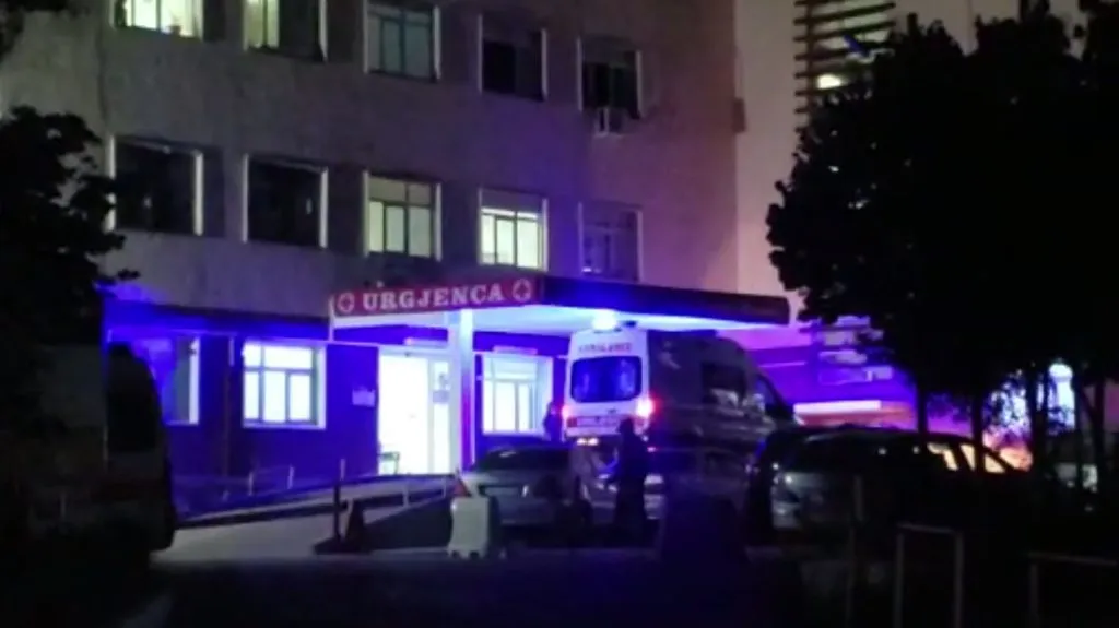 Plas keq në spitalin e Vlorës! Neurologu dhunon mjekun e urgjencës
