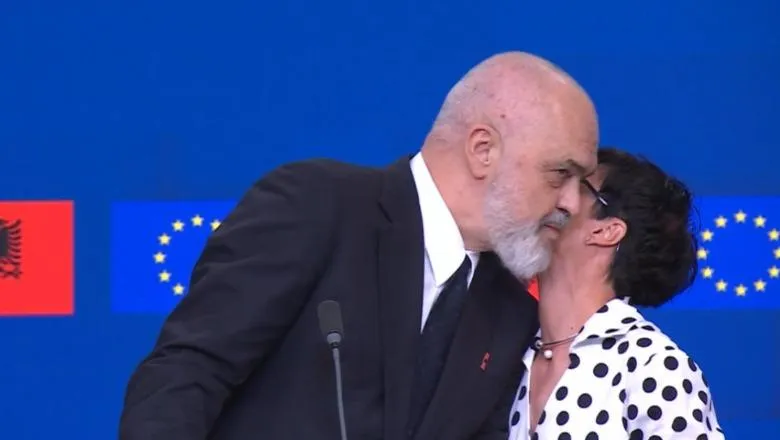 Rama lë pas protokollin, batuta e momente “romantike” me Marta Kos në Bruksel