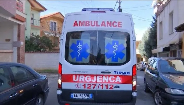 E rëndë/ U plagos nga shoku me armë zjarri në kokë, ndërron jetë në spital 17-vjeçari
