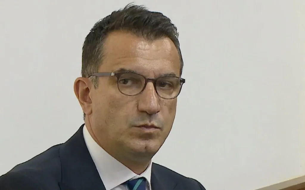 Erion Veliaj dorëzon rekursin në Gjykatën e Lartë, kërkon heqjen e masës “arrest në burg”