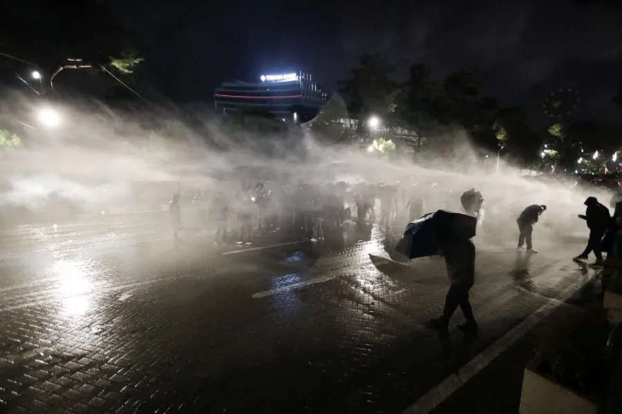 Kriza politike në Shqipëri/ Reuters: Protesta antiqeveritare në Tiranë, kërkohet largimi i Ramës