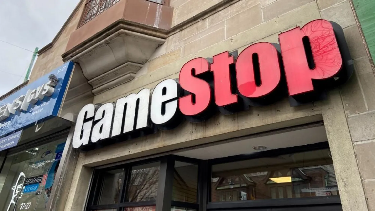 GameStop, ofertë prej 55.5 miliardë dollarësh për blerjen e eBay