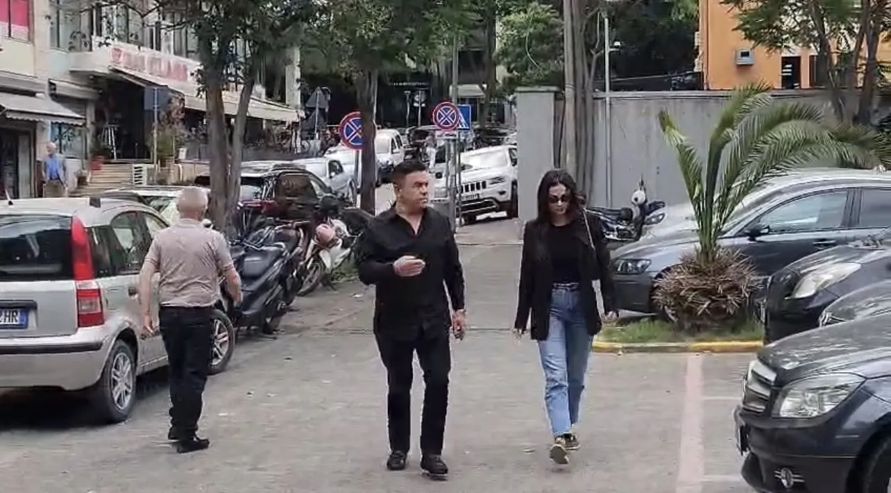 Babai i Noizy dhe e motra paraqiten në GJKKO si dëshmitarë për gjyqin ndaj Laert Haxhiut